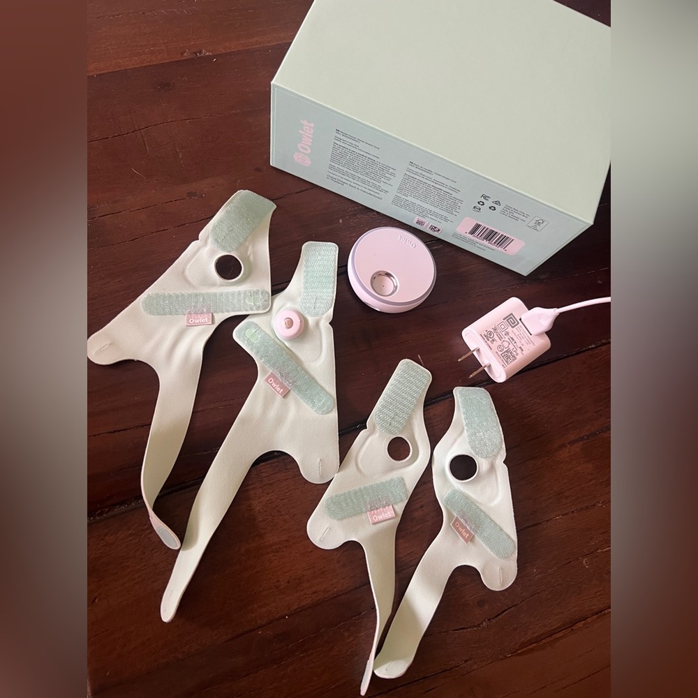 2 Sizes Owlet Dream Sock FDA Approved Baby Monitor + Charger New in Opened Box!